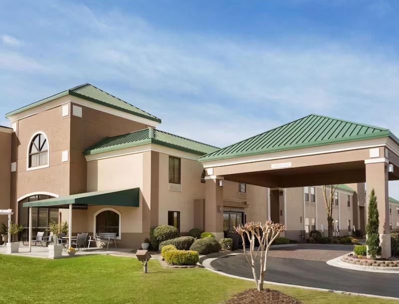 Spark By Hilton Spring Lake Fayetteville Exteriör bild